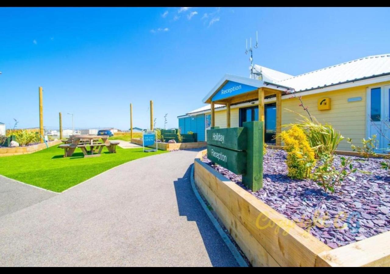 K90 - Chalet - Parkdean Resorts, Camber Sands Luaran gambar